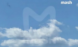 数百架无人机大空袭！击中多个俄罗斯军工厂，乌军恢复袭击炼油厂