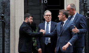 被特朗普骂得受不了，泽连斯基说只要满足一个条件，接受在战时进行总统选举