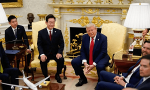 特朗普逼李在明，要么对付中国，要么割地，朝鲜的点评一针见血