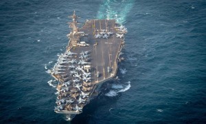 美国前脚威胁介入南海,后脚其军机就在菲门口,无侦10主动出击迎敌