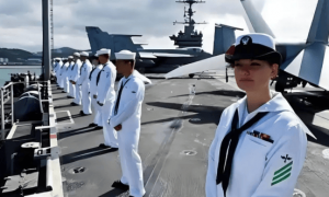 为何美航母出海,要带足500名女兵,少一个都不行?